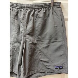 Patagonia Men's Medium Baggies Green Pull-on Shorts Nylon‎ Lined Hiking Workout
